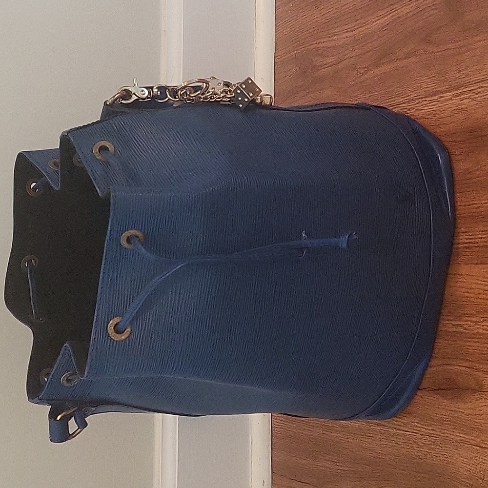 LOUIS VUITTON Epi Noe